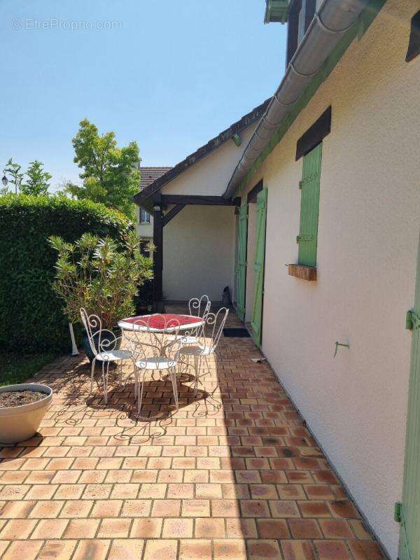 Maison à PLAIMPIED-GIVAUDINS