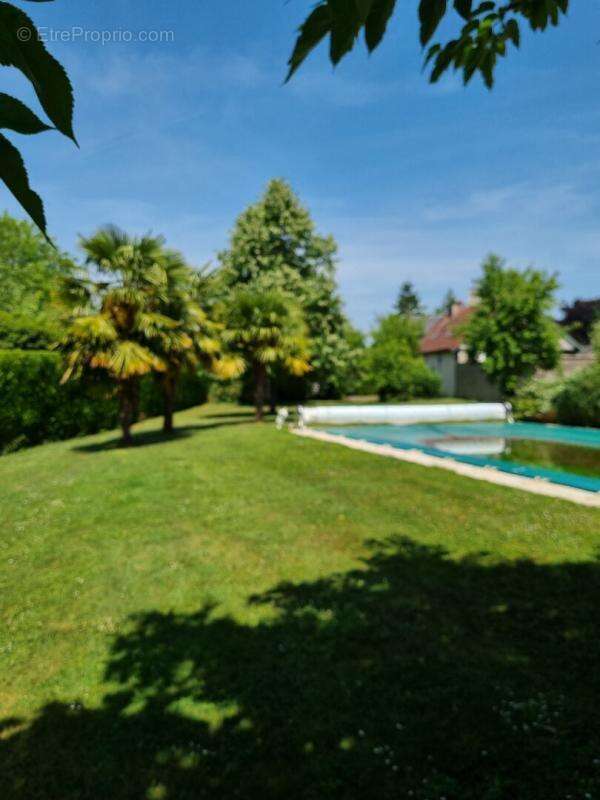 Maison à PLAIMPIED-GIVAUDINS