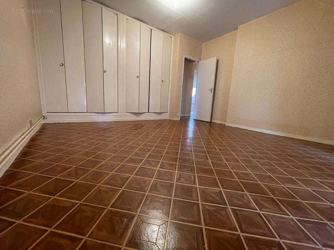 Maison à NOGENT-SUR-VERNISSON