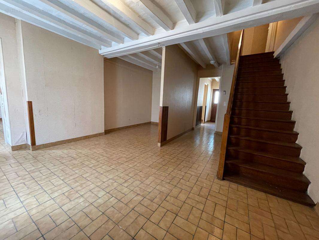 Maison à NOGENT-SUR-VERNISSON