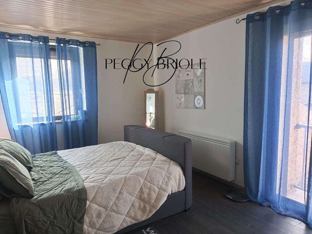 Maison à LA LLAGONNE