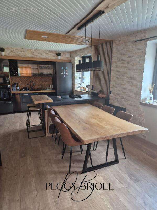 Maison à LA LLAGONNE