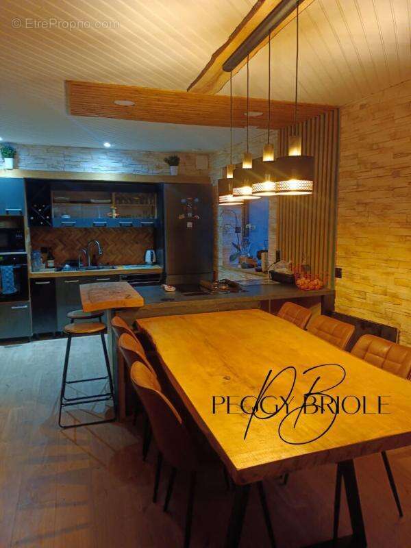 Maison à LA LLAGONNE