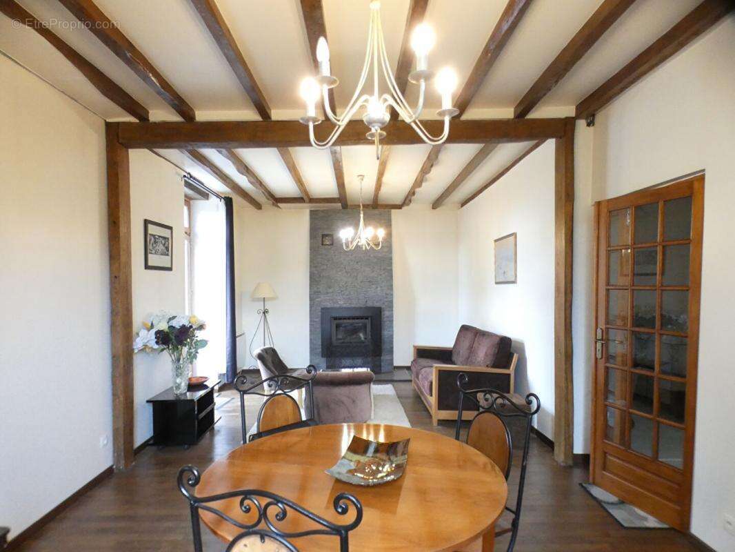 Maison à ARNAC-POMPADOUR