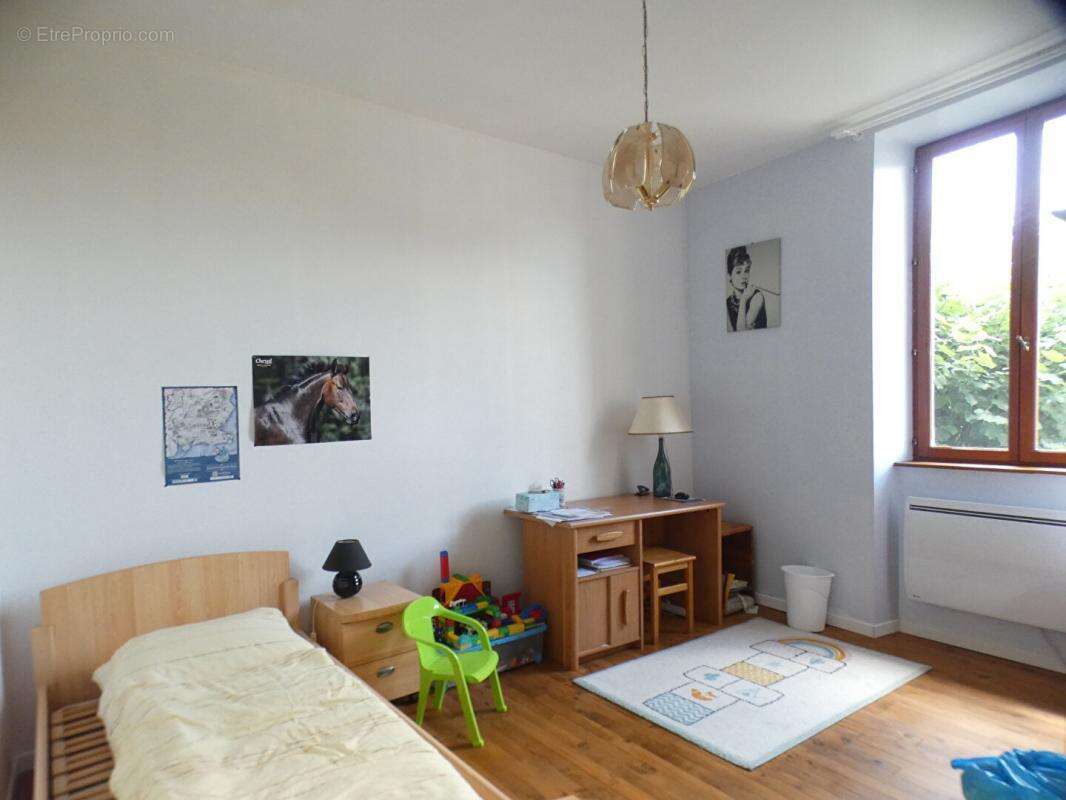 Maison à ARNAC-POMPADOUR