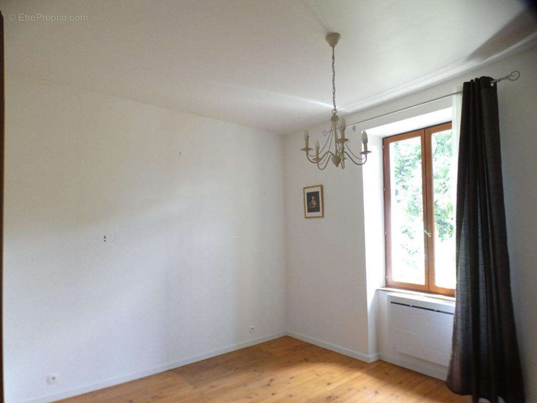 Maison à ARNAC-POMPADOUR