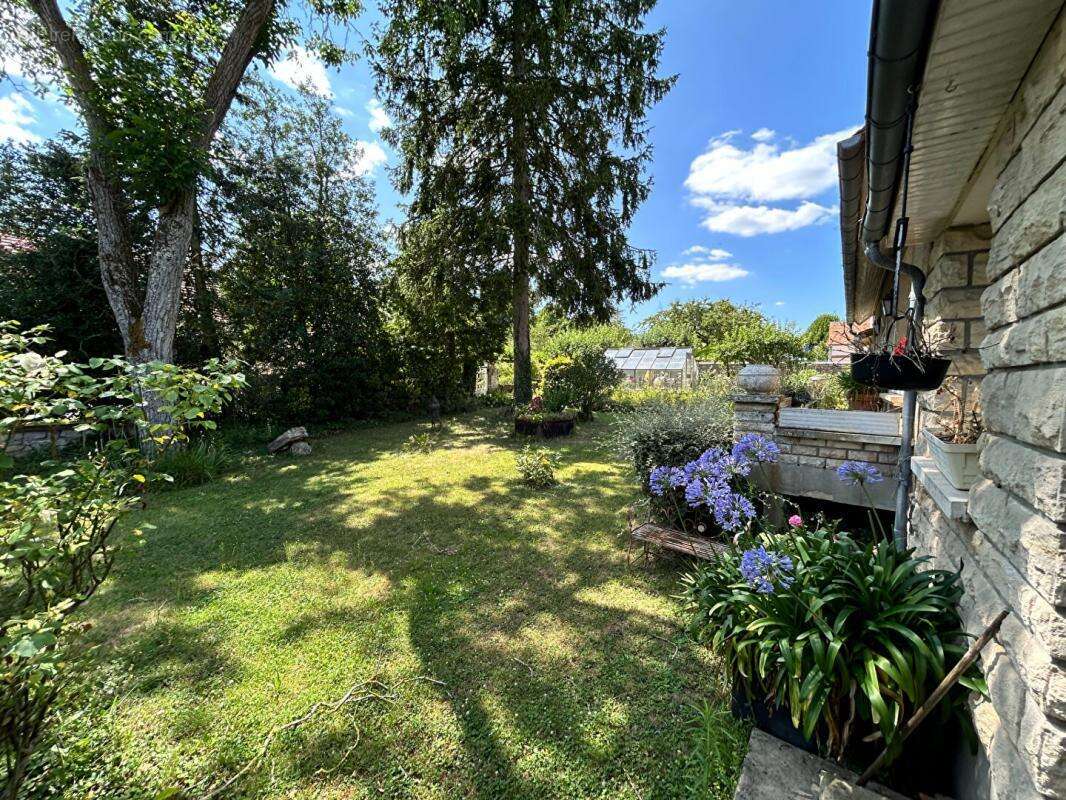 Maison à LE PERCHAY