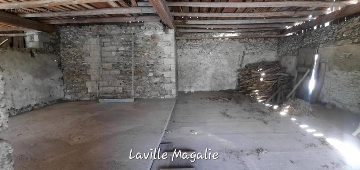 Appartement à SAINTE-HELENE-SUR-ISERE