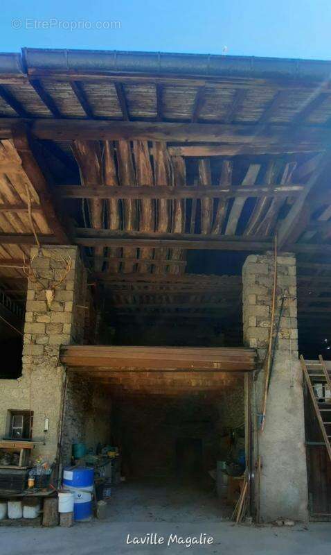 Appartement à SAINTE-HELENE-SUR-ISERE