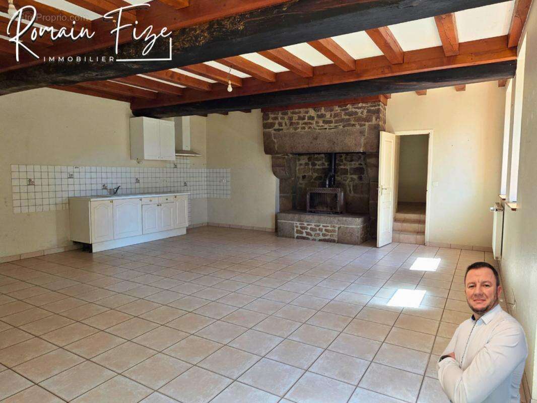 Maison à SAINT-POIS