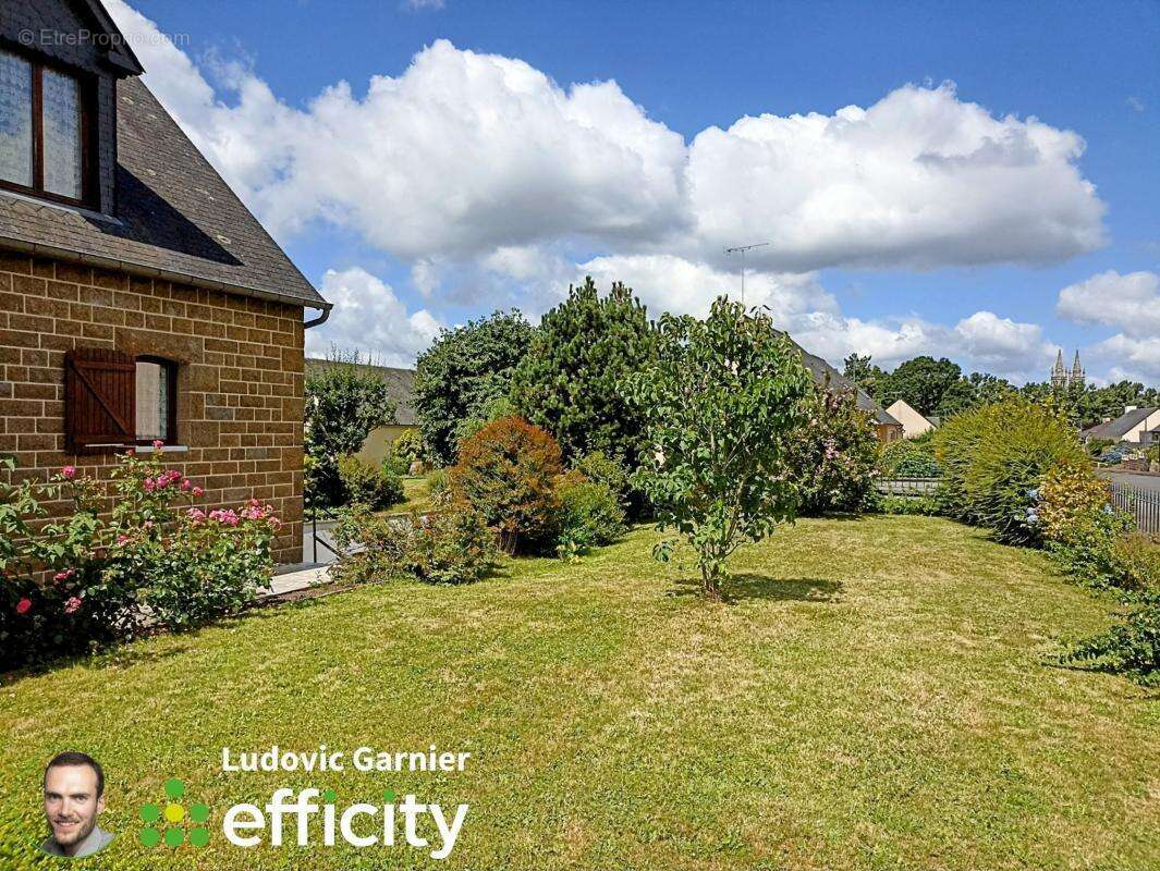 Maison à SAINT-HILAIRE-DU-HARCOUET