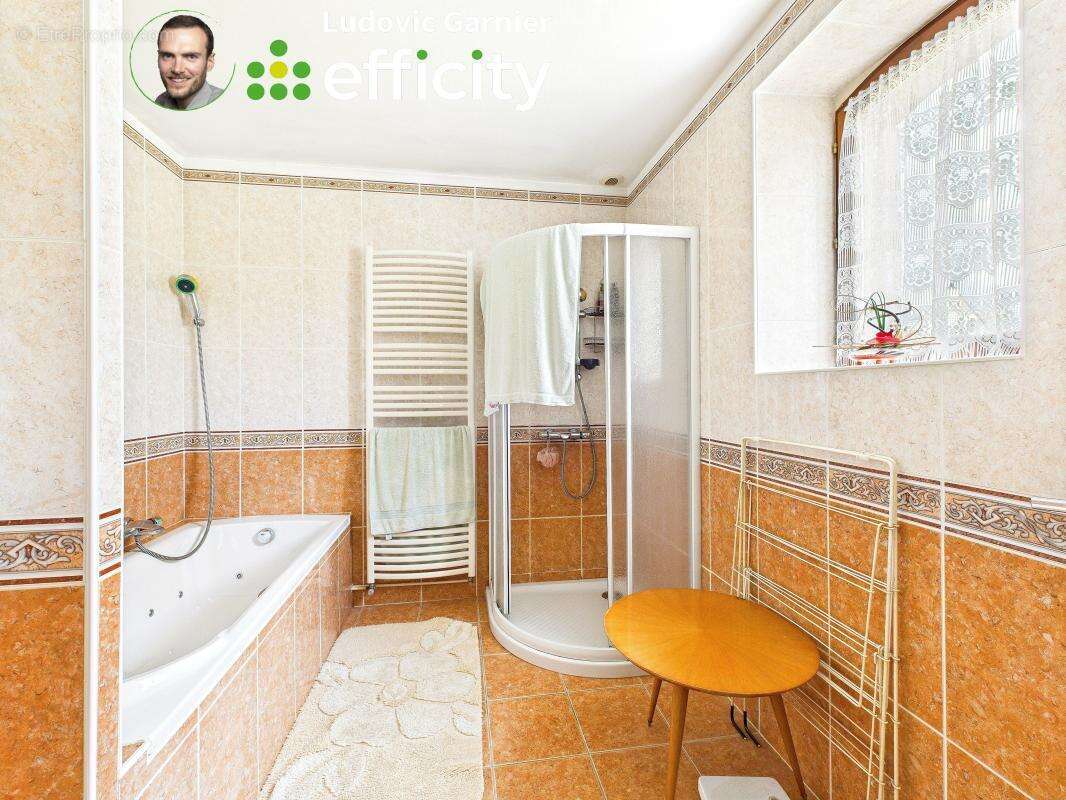 Maison à SAINT-HILAIRE-DU-HARCOUET