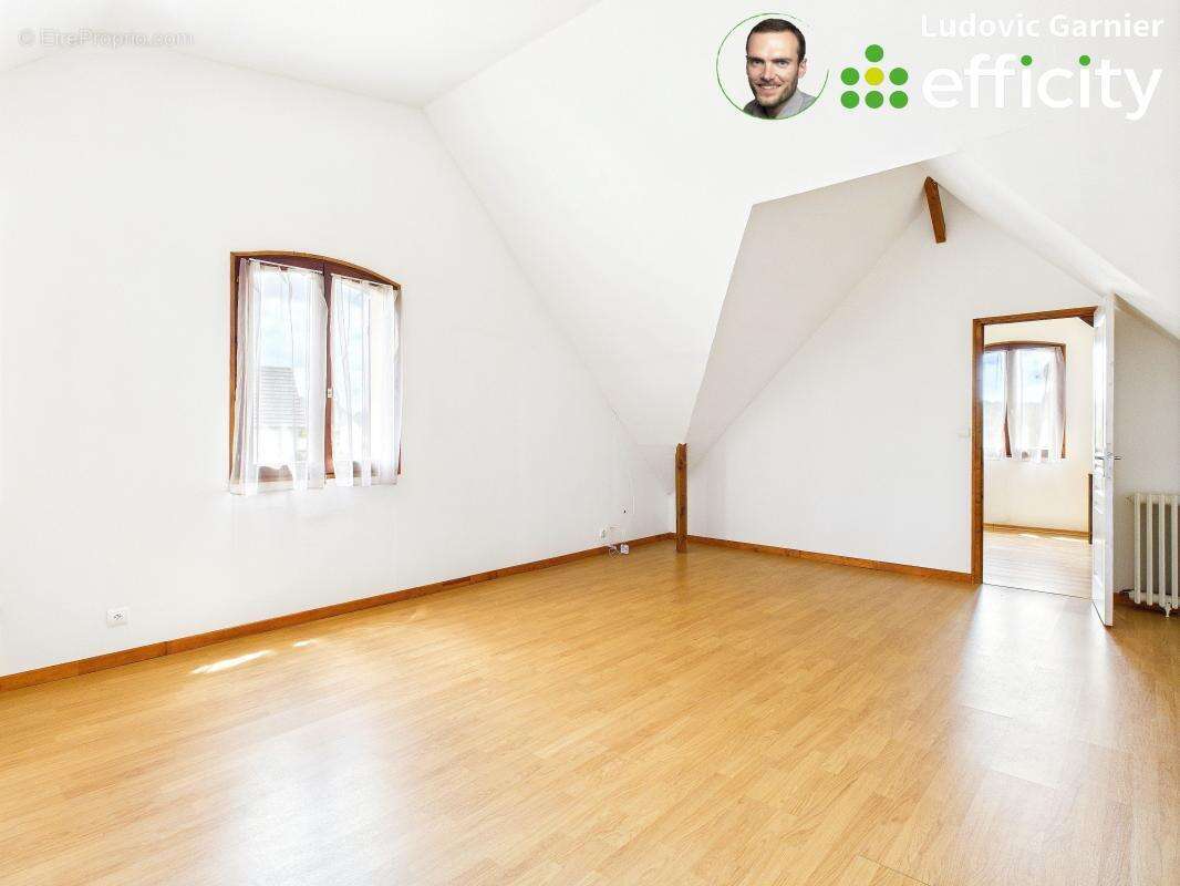 Maison à SAINT-HILAIRE-DU-HARCOUET