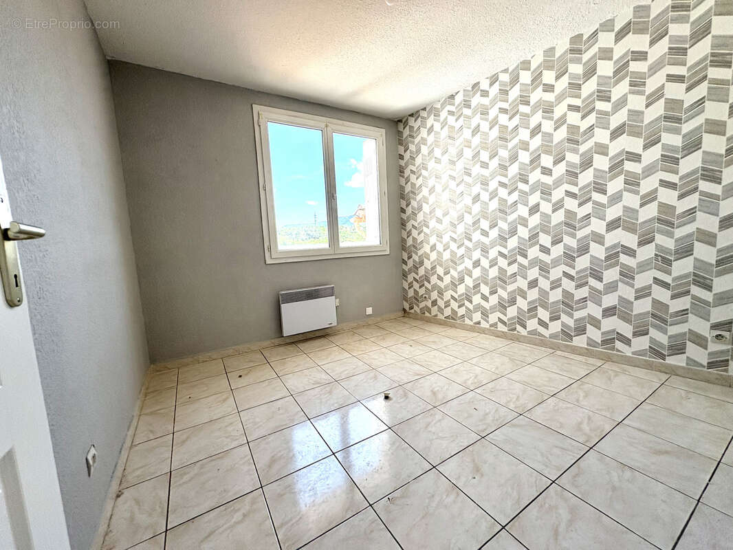 Appartement à LAMALOU-LES-BAINS