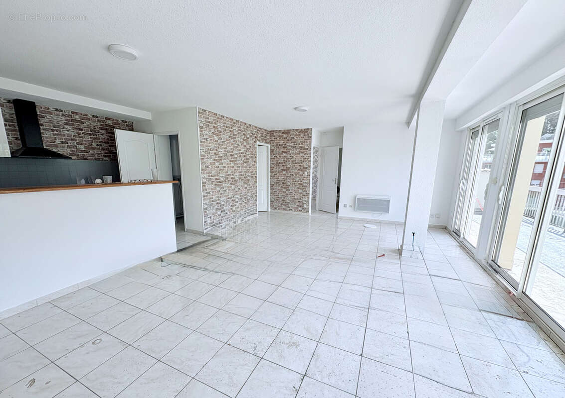 Appartement à LAMALOU-LES-BAINS