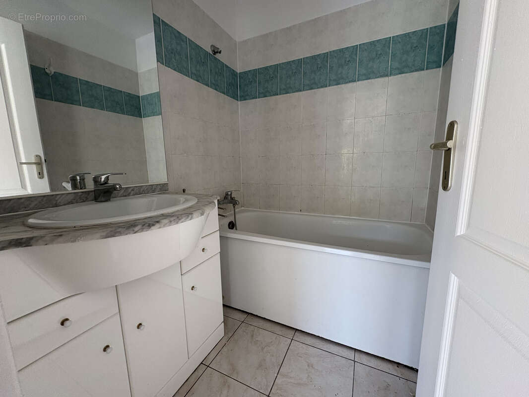 Appartement à LAMALOU-LES-BAINS