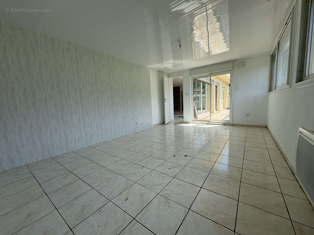 Appartement à LAMALOU-LES-BAINS