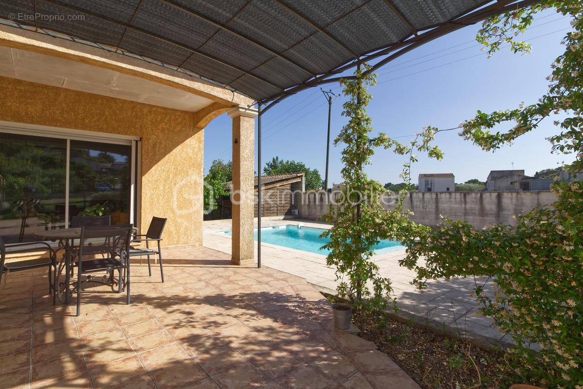 Maison à LA CALMETTE