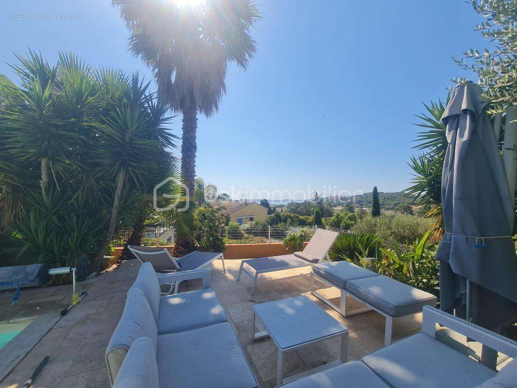 Maison à CARQUEIRANNE