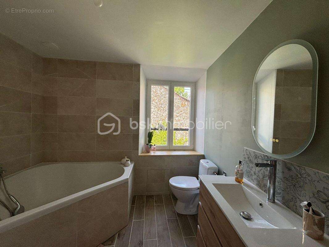 Maison à MAUPERTHUIS