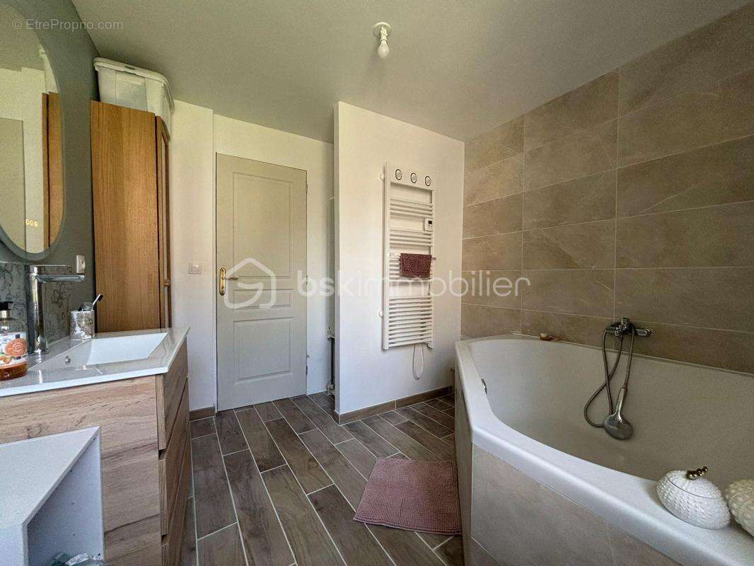 Maison à MAUPERTHUIS