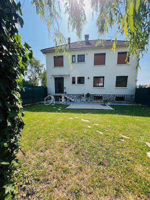 Appartement à SAINT-GERMAIN-LES-ARPAJON