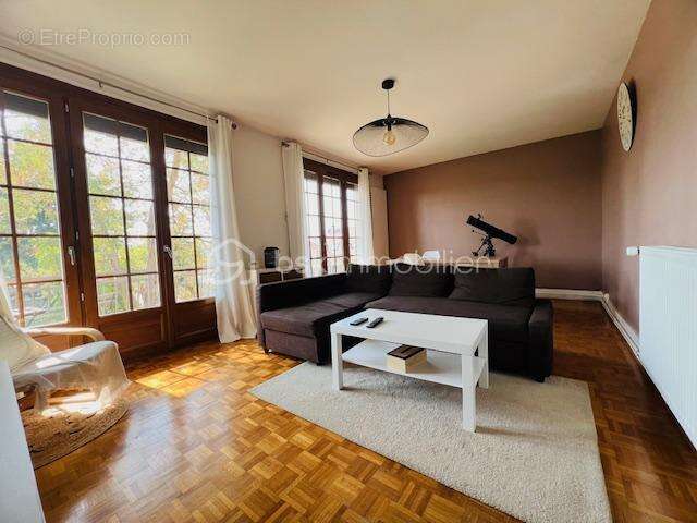 Appartement à SAINT-GERMAIN-LES-ARPAJON