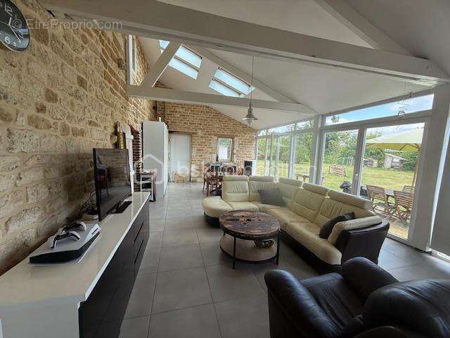 Maison à LAUNOIS-SUR-VENCE