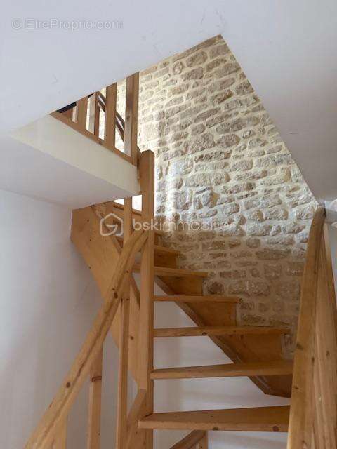 Maison à LAUNOIS-SUR-VENCE