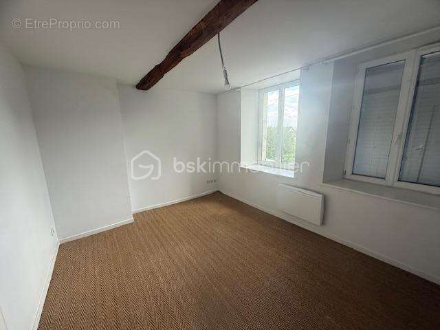 Maison à LAUNOIS-SUR-VENCE