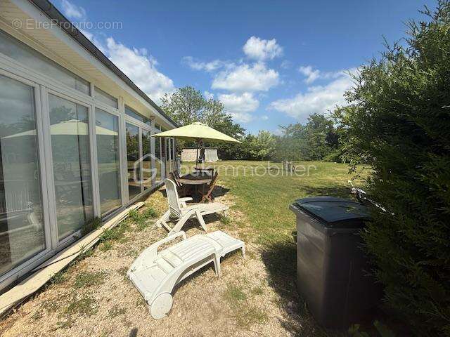 Maison à LAUNOIS-SUR-VENCE