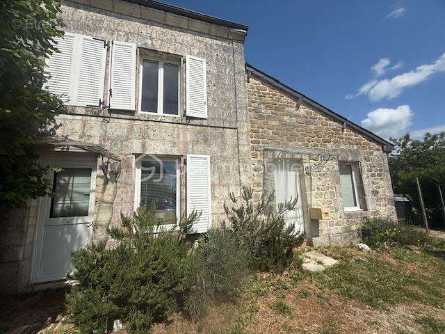 Maison à LAUNOIS-SUR-VENCE