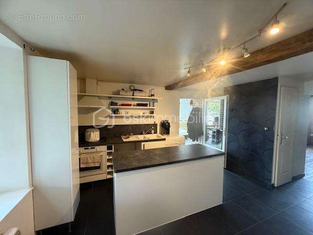 Maison à LAUNOIS-SUR-VENCE