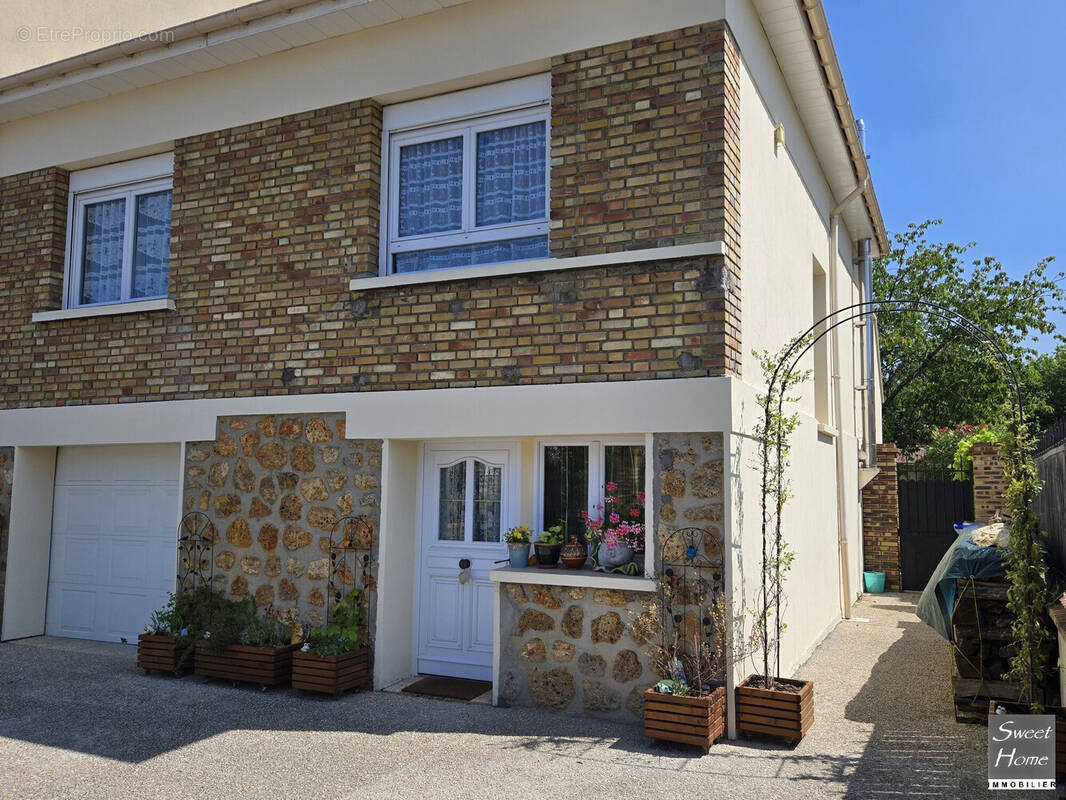 Maison à MAGNY-LES-HAMEAUX