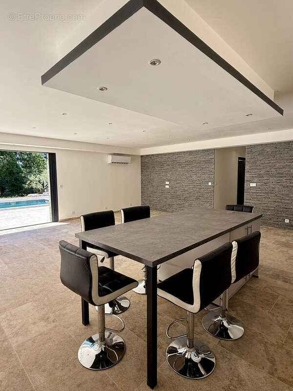 Maison à SAINT-MAXIMIN-LA-SAINTE-BAUME