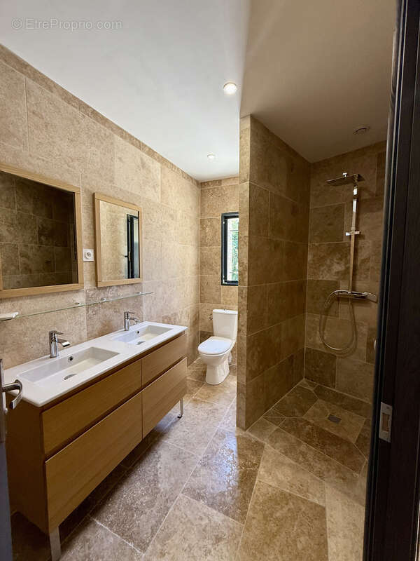 Maison à SAINT-MAXIMIN-LA-SAINTE-BAUME