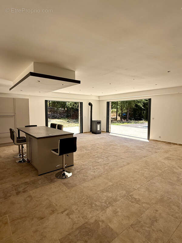 Maison à SAINT-MAXIMIN-LA-SAINTE-BAUME