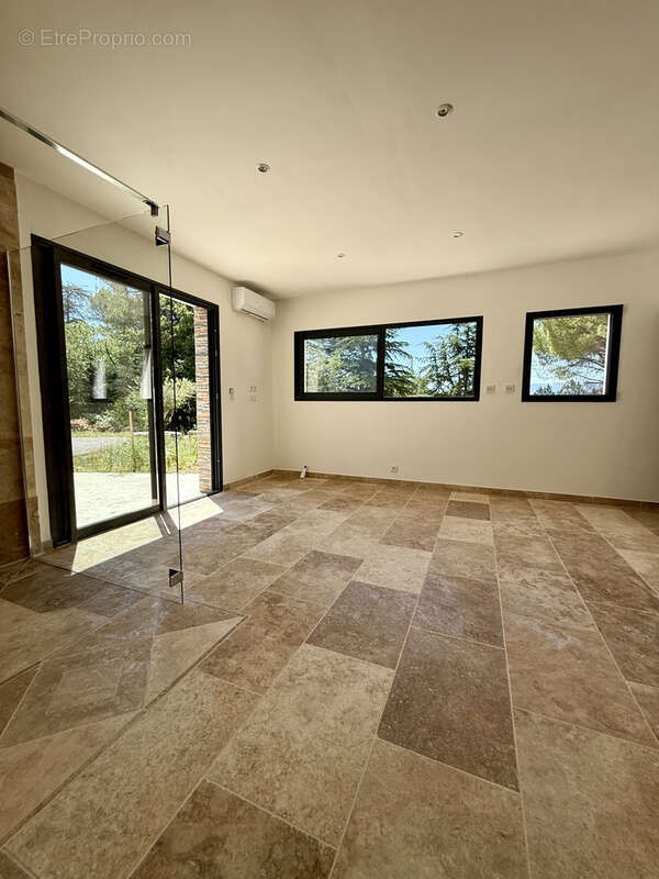 Maison à SAINT-MAXIMIN-LA-SAINTE-BAUME