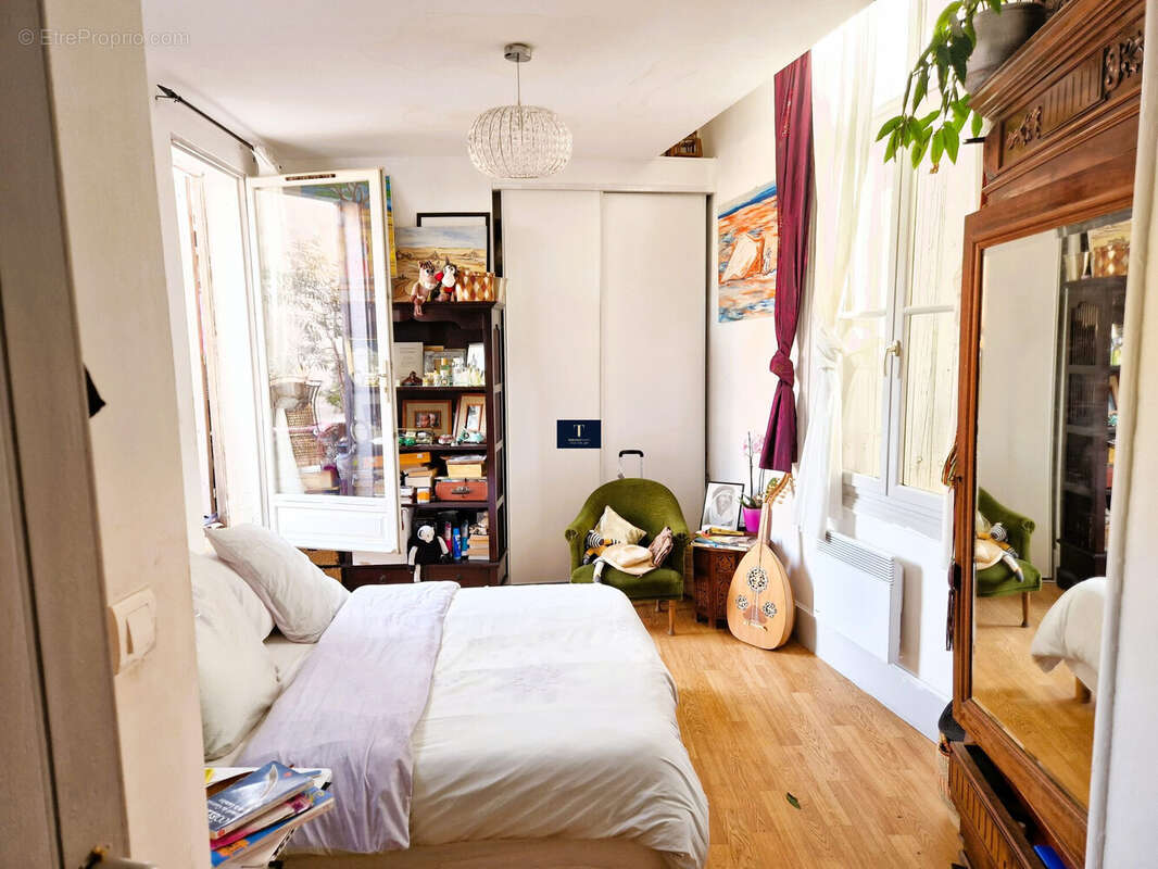 Chambre T2 Etage 1 - Appartement à NARBONNE