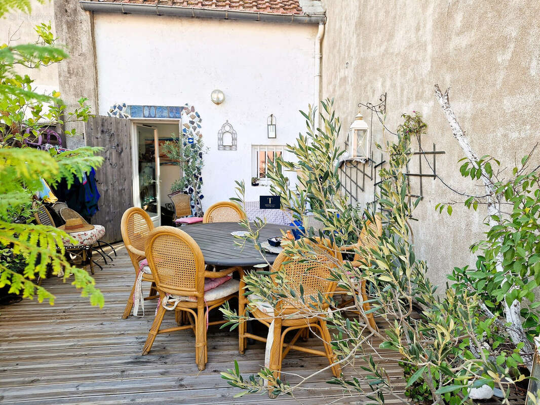 Terrasse T2 Etage 1 - Appartement à NARBONNE