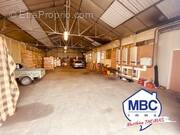 Commerce à MONTREVAULT