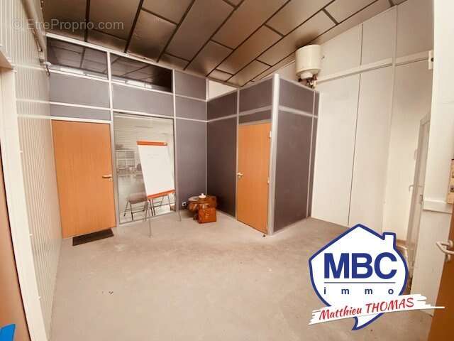 Commerce à MONTREVAULT