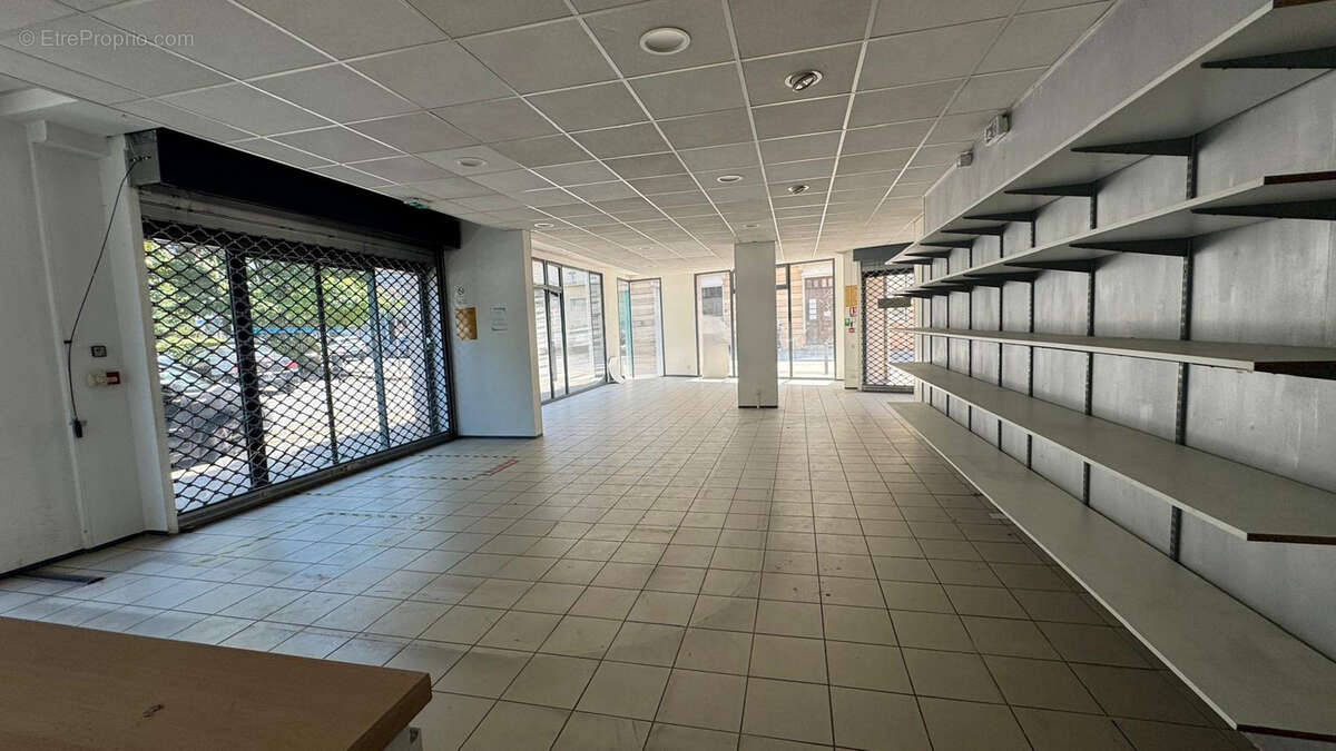 Commerce à VILLEFRANCHE-SUR-SAONE