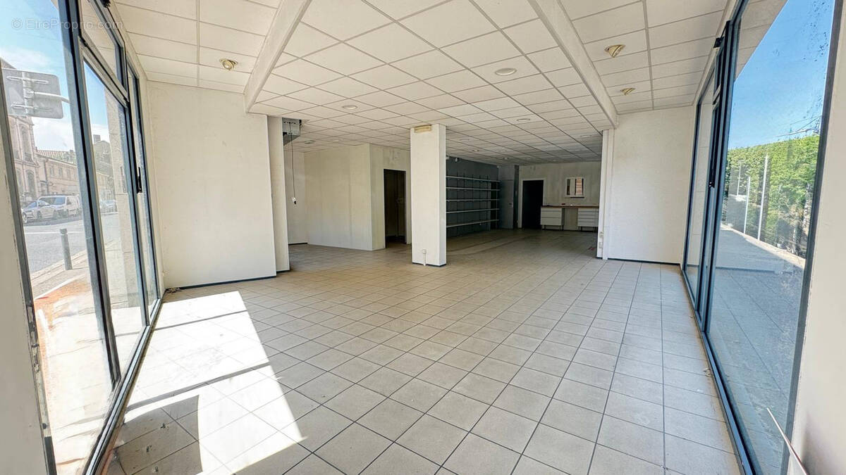 Commerce à VILLEFRANCHE-SUR-SAONE