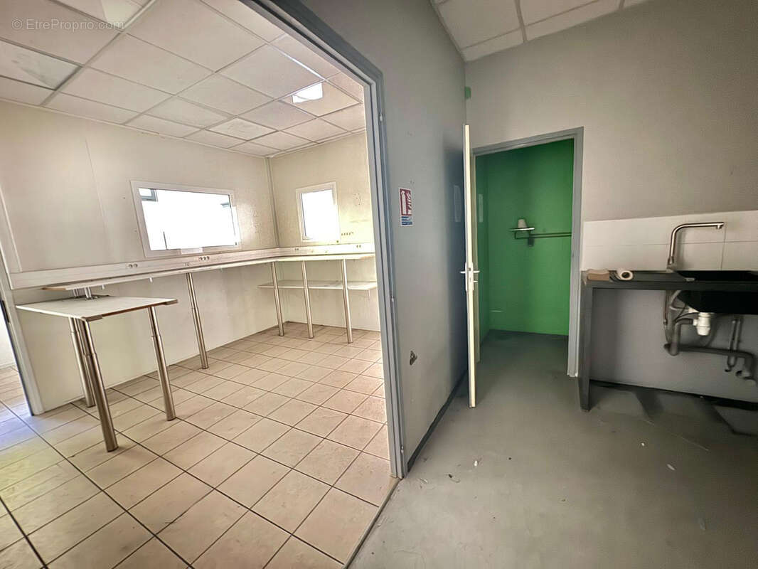 Commerce à VILLEFRANCHE-SUR-SAONE