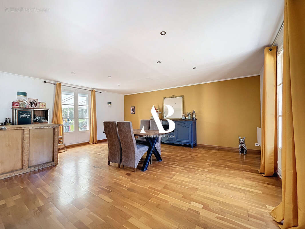 Maison à DONNEMARIE-DONTILLY