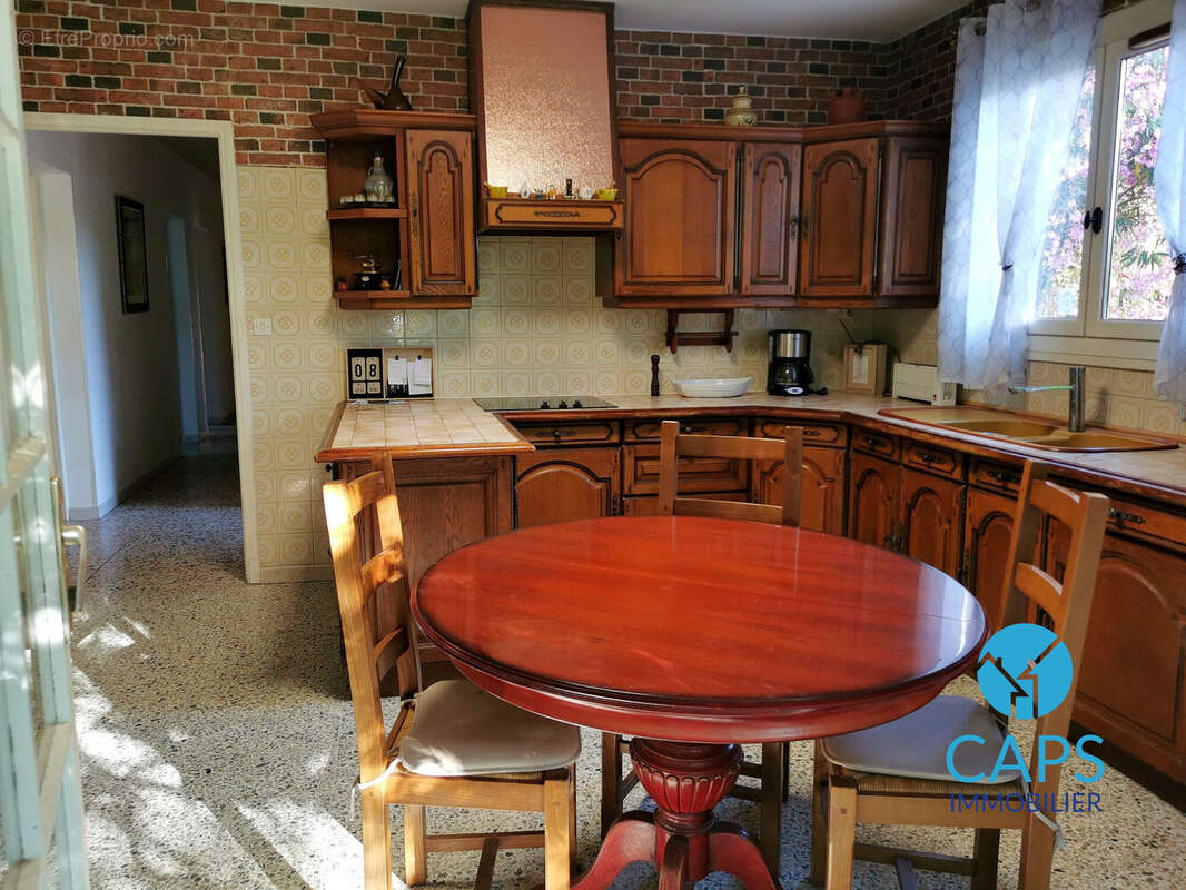 Cuisine maison de plain pied 15 mn de Lavaur - Maison à GIROUSSENS