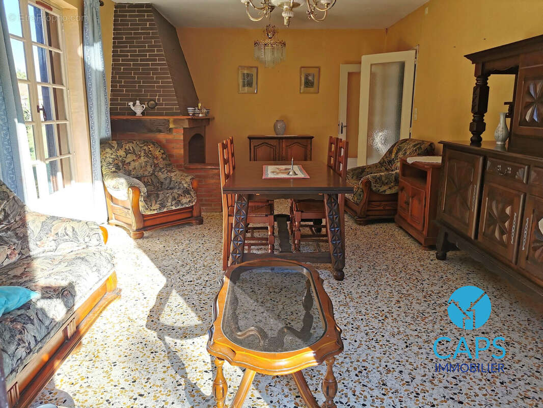 Salon salle à manger Maison à 15 mn de Lavaur - Maison à GIROUSSENS