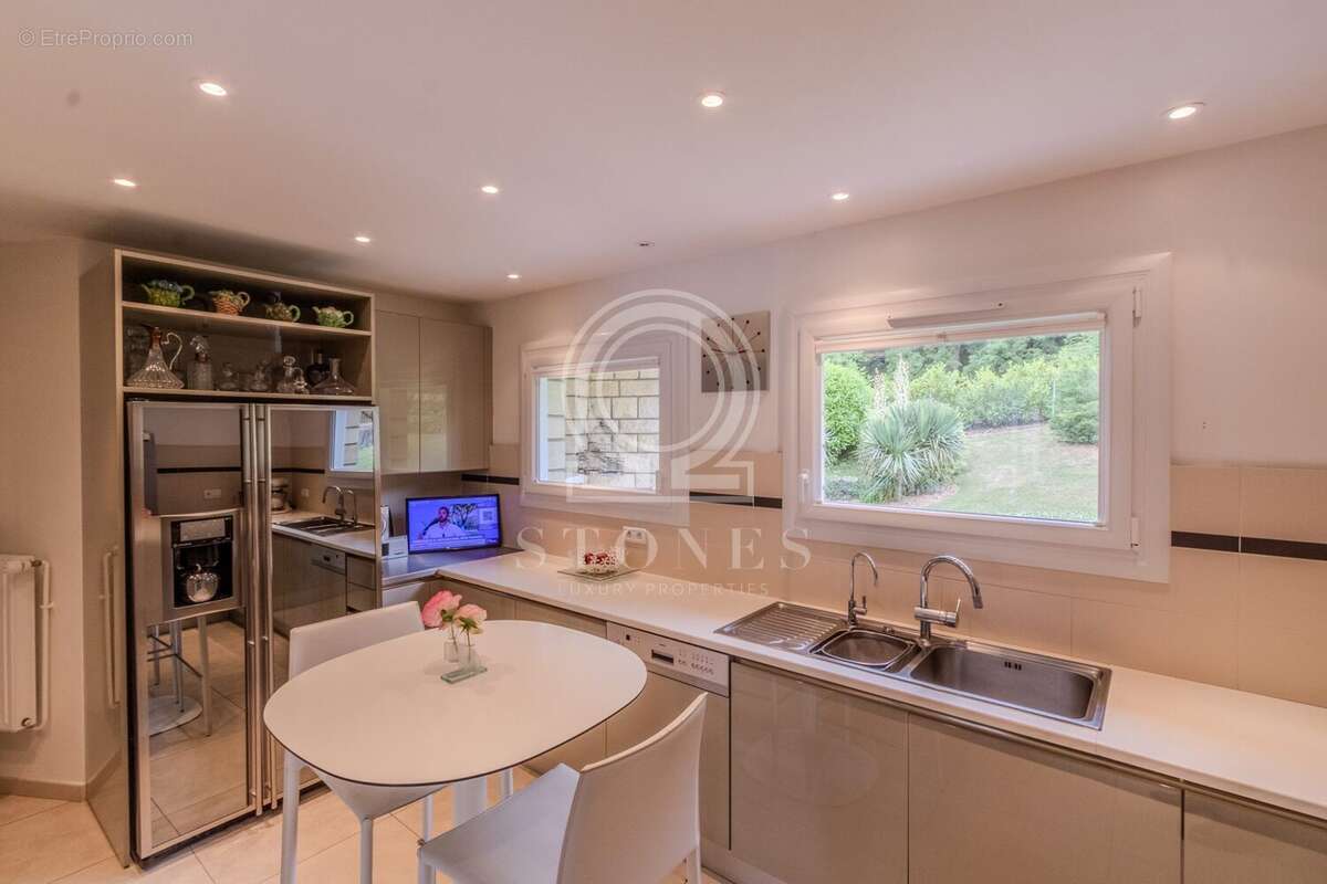 Maison à CRESPIERES