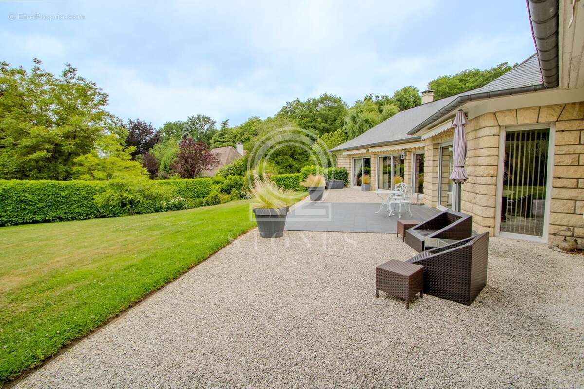 Maison à CRESPIERES